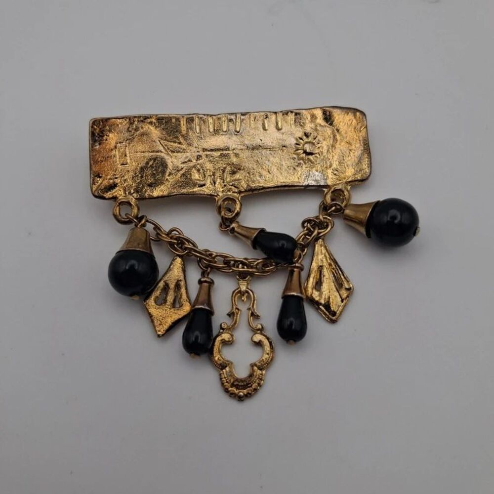 Vintage Egyptian style brooch